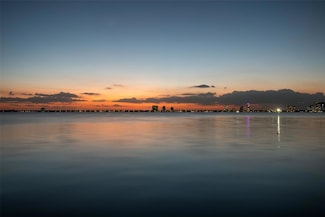 594 Riviera Dr, Tampa, FL 33606