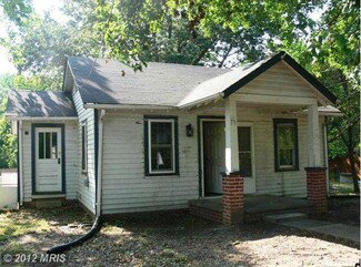 19 Truslow Rd, Fredericksburg, VA 22405