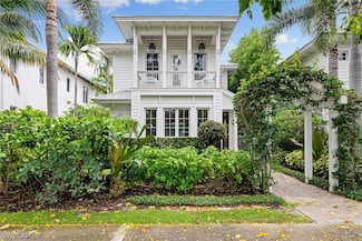 383 4th Ave S, Naples, FL 34102