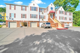 1744 Thomaston Ave Unit 2, Waterbury, CT 06704