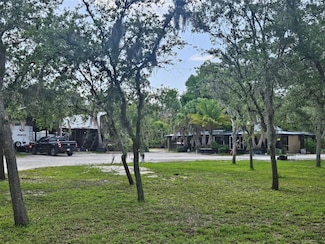 21910 Taylor Dr, Bradenton, FL 34211