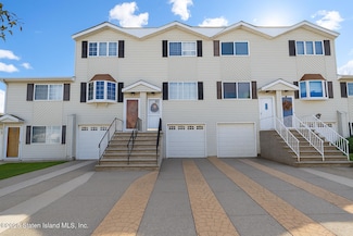 516 Medina St, Staten Island, NY 10306