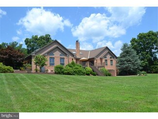 685 Ridge Rd, Orwigsburg, PA 17961