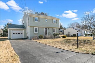 7 Champlin Terrace, Middletown, RI 02842