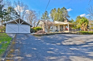 5559 Glenbrook Rd, Stroudsburg, PA 18360