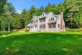 3 Deca Dr, Pepperell, MA 01463