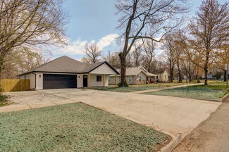 2016 N Benton Ave, Springfield, MO 65803