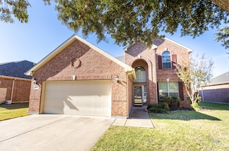 804 W Bend Blvd, Burleson, TX 76028