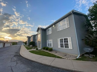 8251 Lincoln Cir Unit D, Merrillville, IN 46410