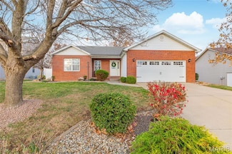 109 Spruce Ct, Brighton, IL 62012