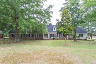 615 E H St, Erwin, NC 28339