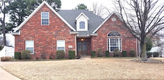 5300 S 44th Place, Rogers, AR 72758