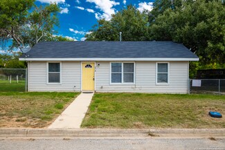 578 Avenue G, Poteet, TX 78065