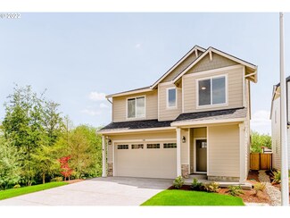138 S 7th St, Carlton, OR 97111