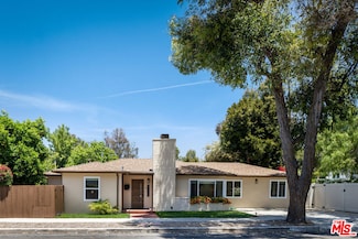21205 De la Osa St, Woodland Hills, CA 91364