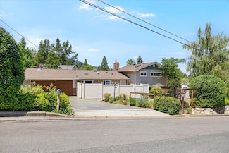 1059 Terra Ave, Ashland, OR 97520