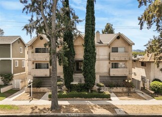 13042 Riverside Dr, Sherman Oaks, CA 91423
