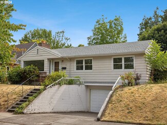 618 NE Laurelhurst Place, Portland, OR 97232