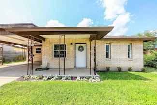 2318 E Locust St, Laredo, TX 78043