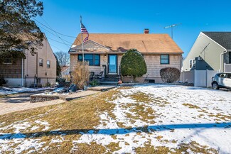 166 Bedford Ave, Iselin, NJ 08830
