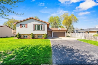 2232 W Cortland Dr, Appleton, WI 54914