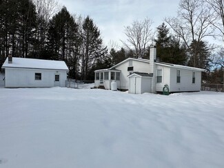 236 Fairground Rd, Springfield, VT 05156