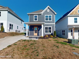 127 W Deaderick St, Jackson, TN 38301