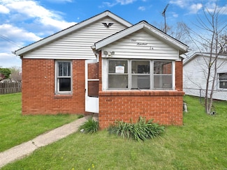 106 South St, Charleston, MO 63834