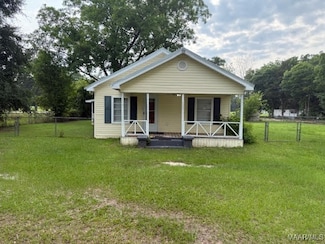 105 N Pleasant St, Geneva, AL 36340