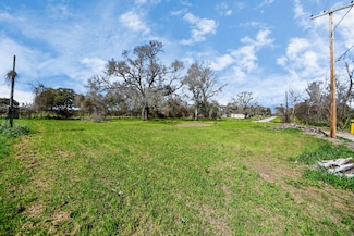 427 W A St, Eagle Lake, TX 77434