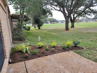 406 Fox Briar Ln, Sugar Land, TX 77478