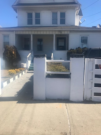 622 Bay 32 St, Far Rockaway, NY 11691