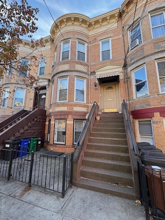 6092 69th Ave, Ridgewood, NY 11385