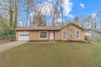 30 Saratoga Dr, Lawrenceville, GA 30044