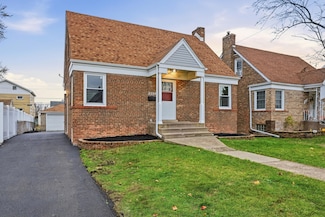 2534 White Oak Ave, Whiting, IN 46394