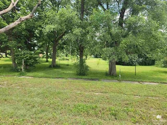102 S F, Herington, KS 67449