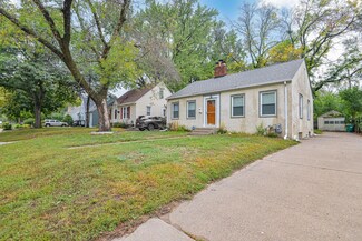 5004 Fairview Ave N, Minneapolis, MN 55429