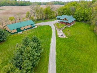 3039 E Mapes Rd, Kendallville, IN 46755