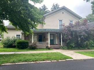 304 Lafayette St, Valparaiso, IN 46383