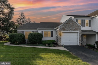 660 Springhouse Ln, Hummelstown, PA 17036
