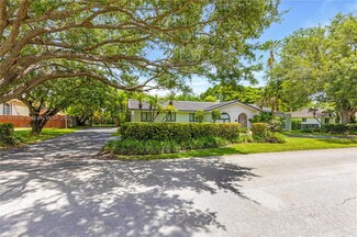 7915 SW 166th St, Palmetto Bay, FL 33157