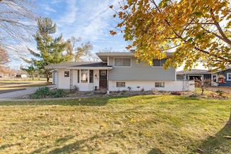 201 Bartlett St, Clinton, MI 49236