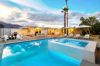 2070 E Nicola Rd, Palm Springs, CA 92262