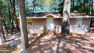 139 Chestnut St, Dingmans Ferry, PA 18328