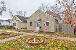 1819 5th St, Perry, IA 50220