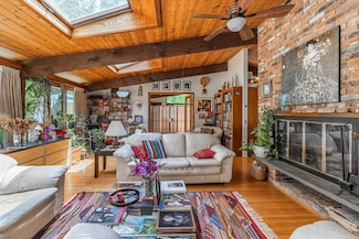 88 Hillyndale Rd, Storrs Mansfield, CT 06268