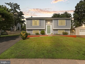13704 Cabells Mill Dr, Centreville, VA 20120