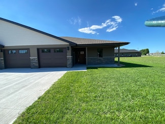811 W Pine Ave, Mitchell, SD 57301