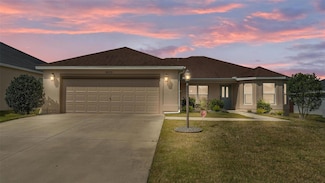 3273 Sennett Cir, Oxford, FL 34484