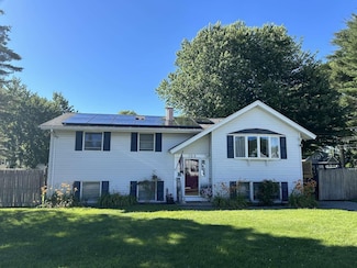 102 Dalton St, Nashua, NH 03063